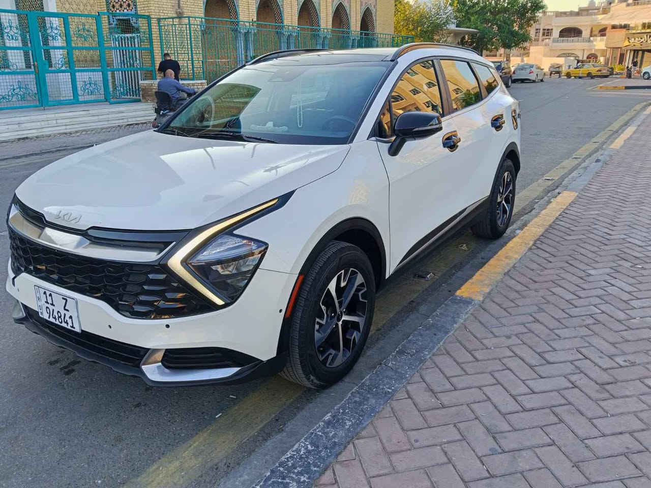 بسم الله الرحمن الرحيم...كيا سبورتج هايبرد بنزين وكهرباء موديل. 2024..فول مواصفات بانوراما بصمة تشغيل عن بعد ترحيب عن قرب تدفئة كشنات..داخل جلد كشنات كهرباء كير ماوس نيمترونك استيرن شفتات شاشة كبيرة كامرة دوارة راذارات جانبية بالمري راذار امامي تحديد مسار سياقة ذاتية وتوجد مواصفات أخرى...صور الحادث عالخاص..السعر..155.$..ورقة وبيها مجال بسيط..للإستفسار..***********..يوجد واتس اب...رجاءا رجاءا..الاتصال على الرقم اني مكلف بالنشر... بغداد, العراق
