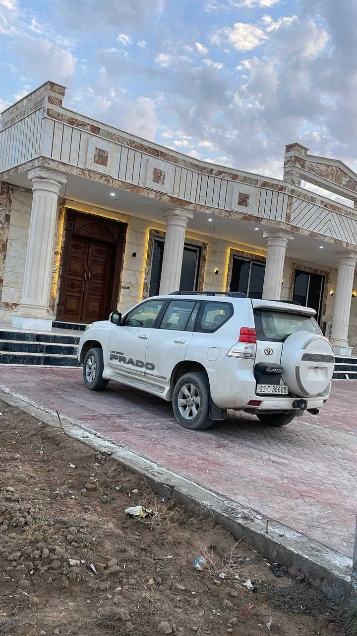 سلام عليكم 
برادو موديل 2012 ماشي ١٦٠ كيلو
 مكفوله كفاله عامه ماعده رصعات ثنين صغار 
السياره فول مكينه ٦ سبعه راكب 
مكاني بغداد التاجيات
 السعر ٢٨٠$
***********
