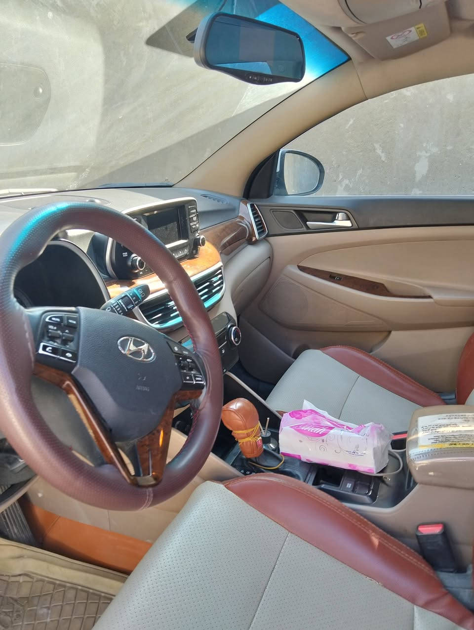 هيونداي توكسان موديل 2019 ماشيه 100الف كيلو مكفوله كفاله عامه مواصفات عاديه بيه رصعه بسيطه جدا رقم بابل مكان السياره بابل /جبله السعر 185 مجال بسيط لايت خمس عدسات سايد بريك برجل
***********
