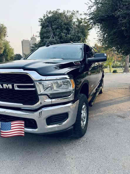 السلام عليكم للبيع او المراوس حسب القناعة 
دوج رام وارد امريكي 

موديل 2022

مرقم بغداد با اسمي

رقم الشاصي :-  3C6UR5CJ0NG202193 

حجم السيارة (2500) شكل المرغوب 

باب طويل وبدي قصير 

محرك 8 سلندر  6400 

فور ويل 4*4 

شاشه صغيره

تبريد قطعتين

ويل حجم 18

نظام MDS يفصل 4 سلندر

نظام ايكو 

تحكمات ستيرن

كير ماوس 

السيارة جديدة واحلى من الصور 

حادثة  غرق بدون صبغ 

مبدل سستم كامل بدبي 

السيارة كلها شغالة ومابيها اي نقص 

السعر  (280$) وبيها مجال 

مكان السيارة بغداد 

استفسار للبيع او المراوس

***********
