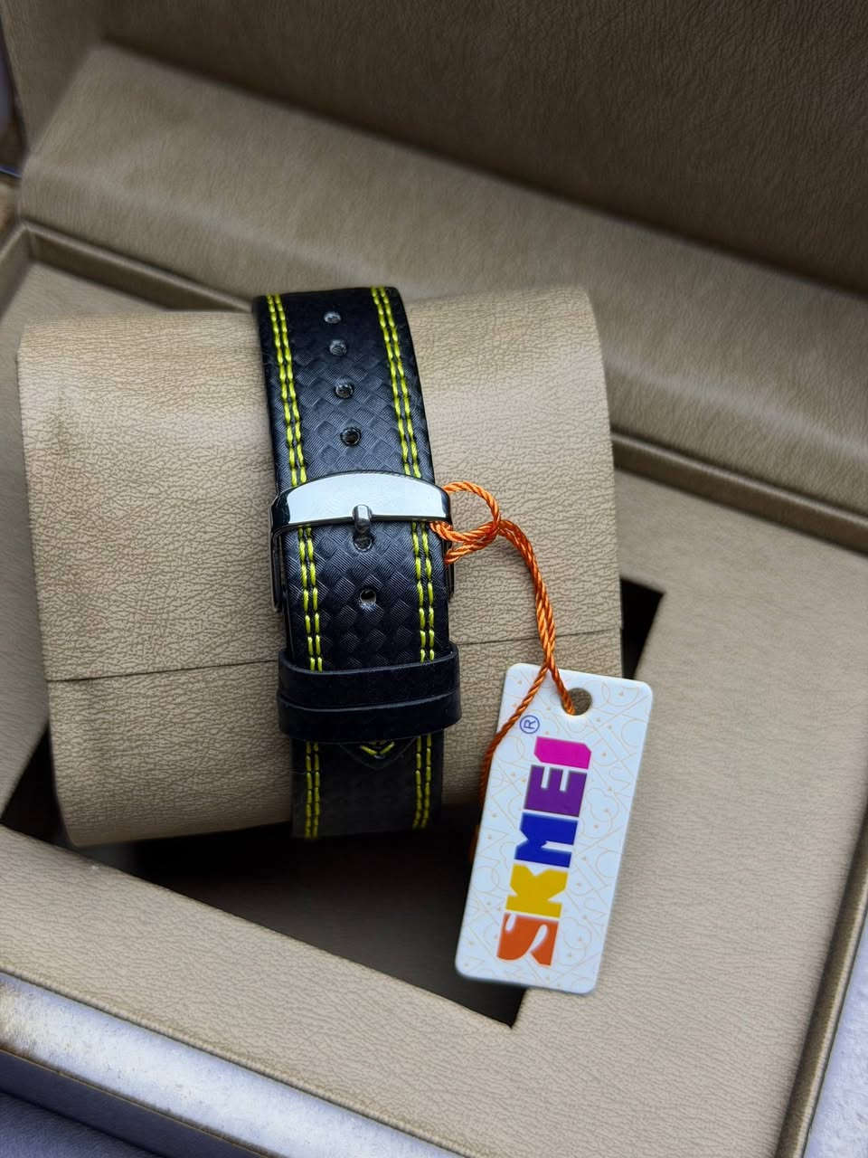 SKMEI
اصلي ماكنة ياباني 
ضمان سنة 
سناتر شغالة 
سير جلد اصلي 
ارقام واميال لامينوس  
سنتر ثواني منفصل
نافذ شهري 
ستانلس ستيل 
مقاومة للماء 30 متر   

30 الف على اول تم


**إذا كنت صاحب هذا الإعلان وتريد حذفه لأي سبب، رجاءا أرسل رسالة إلى الدعم الفني**