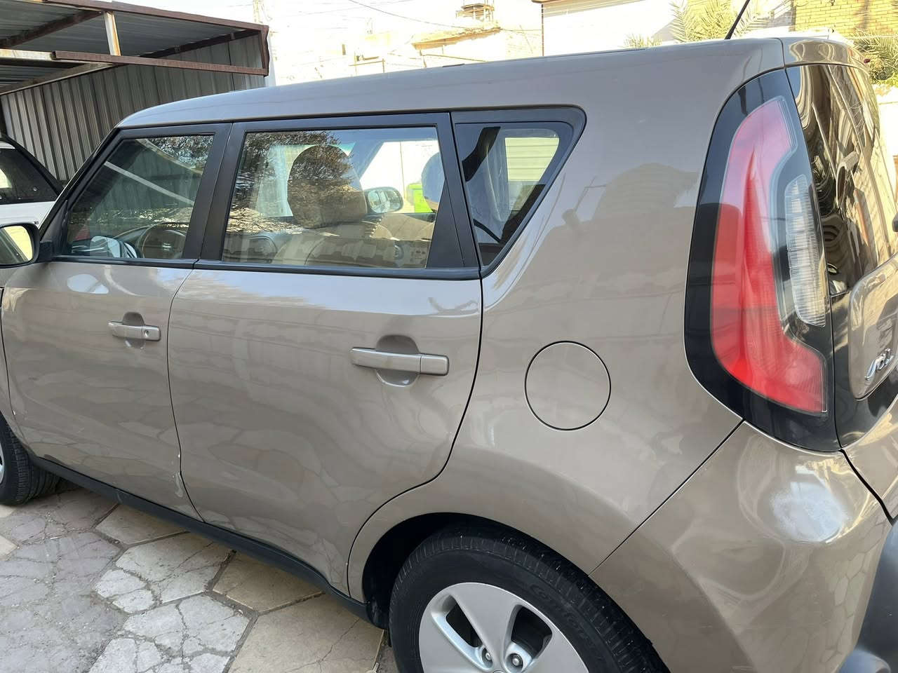 سلام عليكم سياره كيا سول موديل 2015للببع السيارهً بيها سونار لشراي يجي ويشوفه السعر 110وبيها مجال للشراي المكان ميسان حي القاهرة للاستفسار أكثر الاتصال على الرقم ***********
