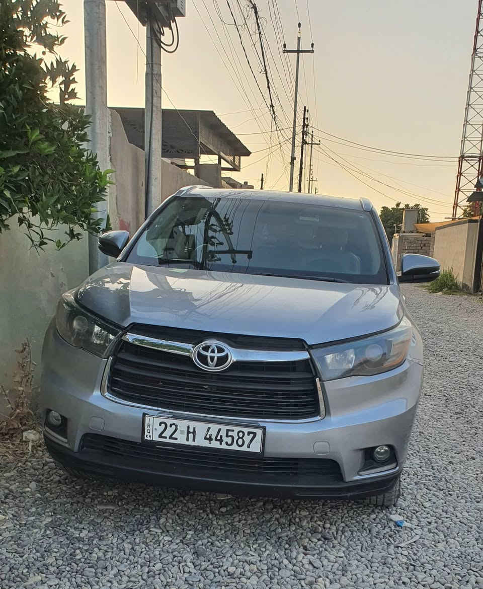 السلام عليكم هايلندر وارد أمريكي موديل ١٦ 
ضرر خفيف صور مرفقة بالمنشور
 السيارة فول مواصفات xle AWD 
 مكاني الشرقاط السعر 215 $
 كير ومحرك 6 سلندر شرط 
٧ راكب ٣ قطع تبريد 
هاتف  *********** 
***********
