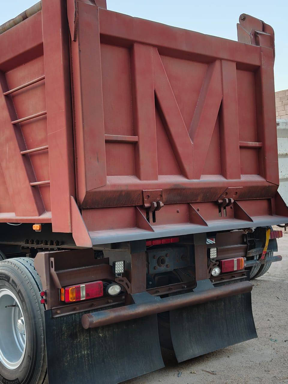 السلام عليكم مقطوره للبيع محورين تخم تاير جديده سعر : 235  رقم الهاتف : *********** /***********
عنوان : بصره الزبير
