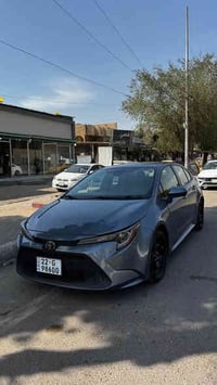 كورلا 2022 امريكي LE مكينة 1800 بانزين عادي حادثها موجود بلمنشور والسو...