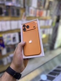 ايفون ١٧ بروماكس 📱ذاكره ٢٥٦ و بطارية ١٠٠٪؜ مشحون ١٨ مرة النظافة✅مية با...