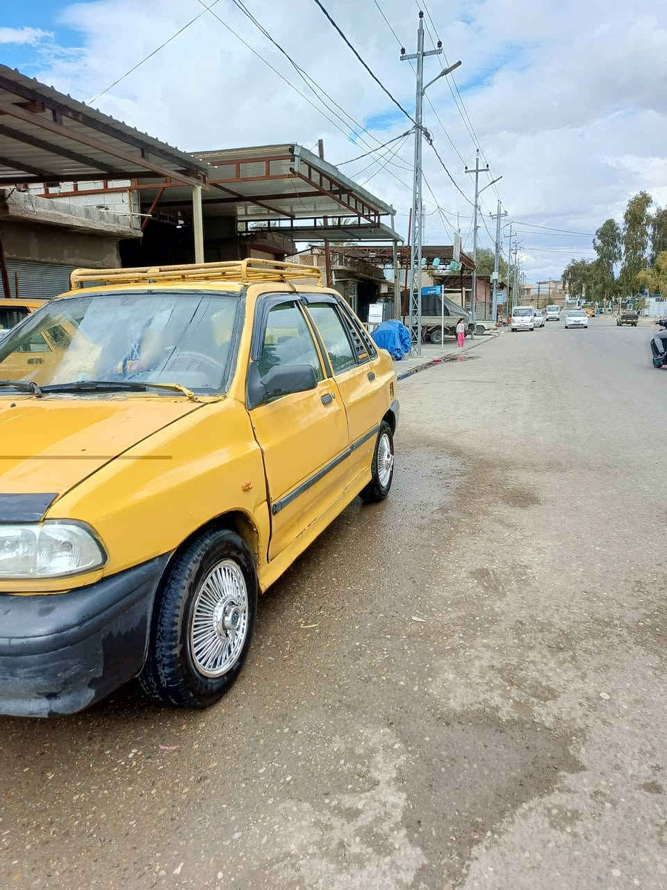 سلام عليكم سايبا 2011كير ومحرك بالشرط مشروع وطني شرط التحويل باتري تايرات جدد صدر جديد كهربائيات كلها شغاله دفتر بانزين  سعر 23بيها مجال قليل سيارة مال جناي 
***********
