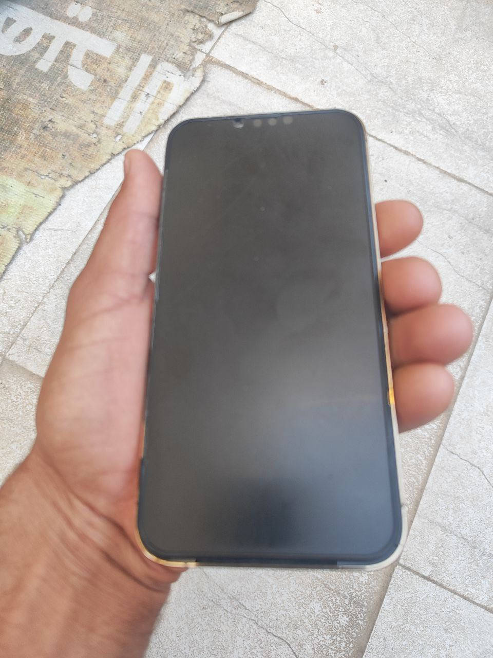 ايفون 13 برو ماكس  نموذج m  ماستر اعلى نموذج  
سعره 350  مبدل بي بطاريه والضهر متكسر والشاشه بيهه خط مامثر ع المس و الكامره بيهه خلل للاستفسار ***********     ماكو هيج سعر ب السوك  مراوس هم يرهم
