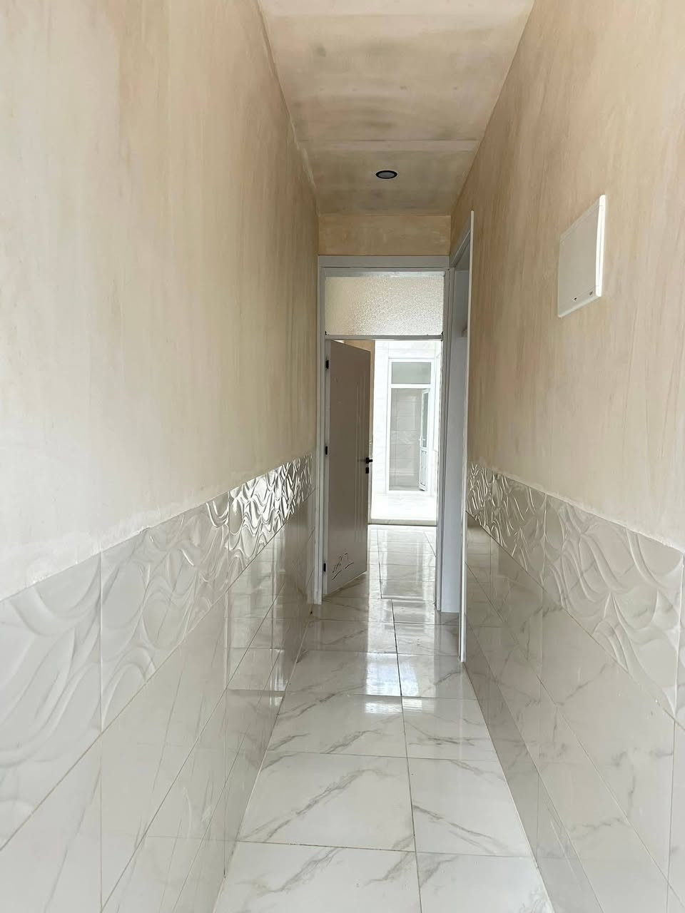 سلام عليكم

#خانووی_مۆدێرن بۆ فرۆشتن ⛪💒
ناونیشان 📍کەلار _ ناحیەی ڕزگاری (سموود) 

◼️ گەڕەکی نەورۆز ئەنفالە کۆنەکان 🌃🌆
◼️ تەنیشت جادە دووسایدە قیرەکە 🛣️🏙️
◼️ ڕووبەری 5 بە 20 = 100 مەترە 📏📐
◼️ ڕێگەپێدانە بە مەرجی وەکالە عامە ✅
◼️ کامل ژوورەکانی مەترو بیست کاشییە ✅
◼️ ڕووی لە خۆری ئێوارەیە 🌄 تەنیشت قیرەکەیە 🛣️
◼️ خاوەن ماڵ بۆ خۆی کردویتی ✅

🔴 ژوورەکانی ئەم خانووە پێکهاتووە لە ⬇️

🔶 میوان 🪑🚪
🔶 مساعد مطبخ 🍽️🫖
🔶 هۆڵێک 🖼️
🔶 ژوورێکی نوستن 🛋️🛏️
🔶 ڕۆشنایی 🪟
🔶 مشتەمەلات 🛁🚿

بۆ زانینی نرخ 💵 تەنها خاڵێک لە کۆمێنت دانێ ڕاستەوخۆ بە نامە نرخەکەیت پێ دەگات یان پەیوەندی بکەن بەم ژمارانەوە 📲📞📳

***********📞✅

***********📞✅

دەتوانن سەردانی
#نوسینگەی_ئەیوب_لە_سموود بکەن 

ناونیشانی نوسینگە ◀️ ڕزگاری جادەی نێو بازاڕ 🛣️
🔴 سەرووی شارەوانی سموود. 🌆🏣
🔴 تەنیشت شیرینی خانەی زانا🍹🏢

ئێوەی بەڕێزیش هەر موڵکێکتان هەبوو بۆ فرۆشتن یان ویستان بیکڕن دەتوانن ڕەسم و زانیارییەکانتان بنێرن بۆ ژمارە ڤایبەری 📳✅ ***********
