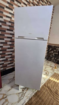 ثلاجه كبيرة • نظيفة • فريزر تجميد فول