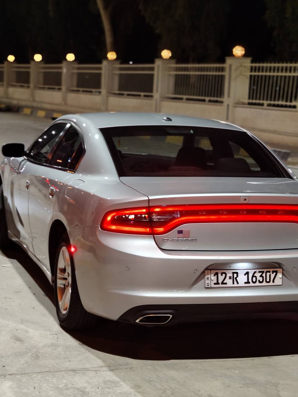 للبيع دوج جارجر موديل 2022.          ***********
🔹 اللون: سلفر
🔹 الفئة: SXT
🔹 الحالة: ضرر بابين ودوسة من جهة اليمين
🔹 المكينة: شرط وكير، نظيفة
🔹 الشاصي: بجم كبس
🔹 الطقم: طخم كامل
🔹 الإطارات: جديدة
🔹 السيارة جاهزة وما ناقصها شي  السعر 230 وبيها مجال بسيط
