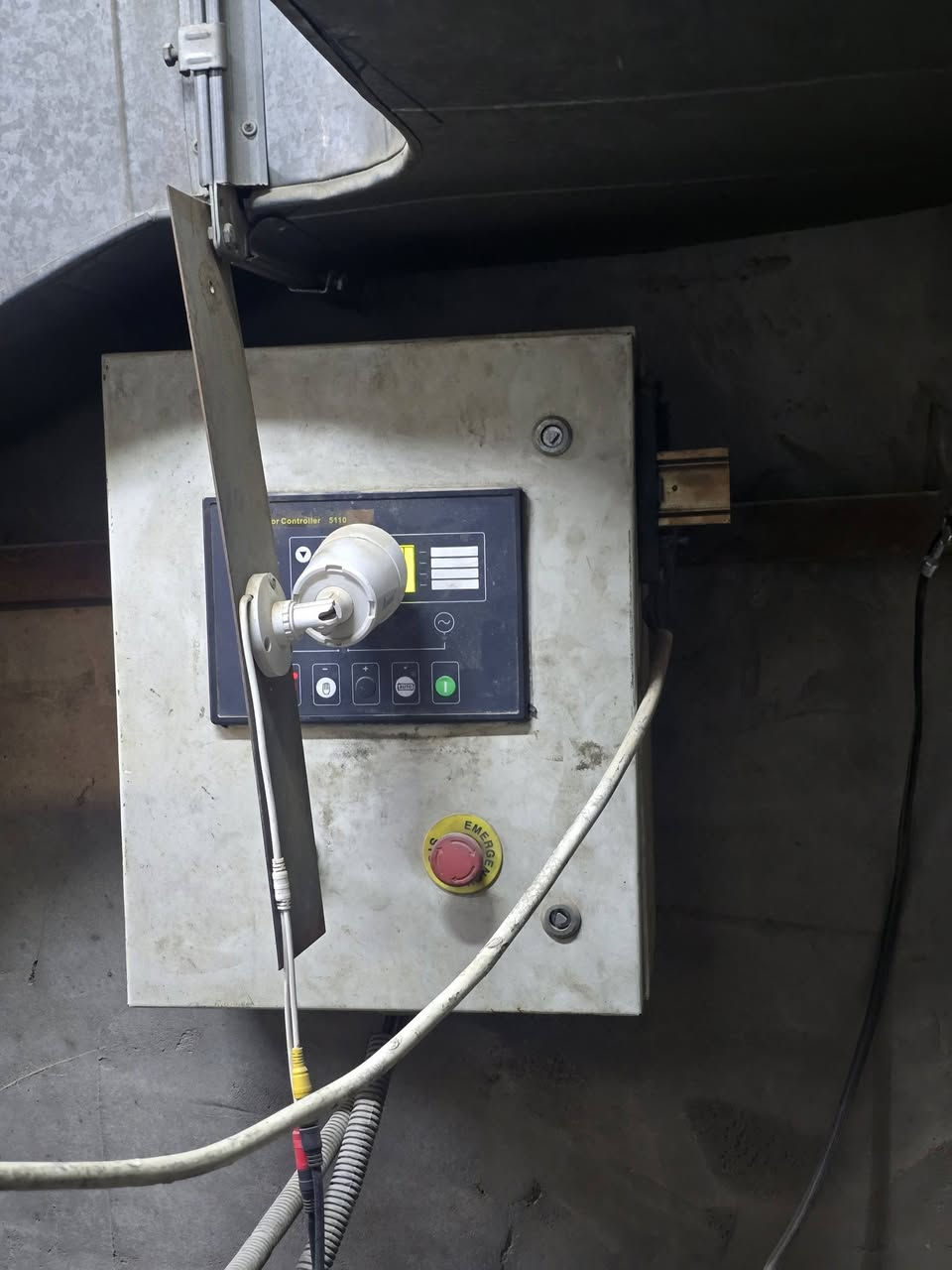 مولده للبيع فالفو دي ١٦ ٥٠٠ كيفي عل فحص وعل حمل وعل ضمان وهذه رقمي ***********
