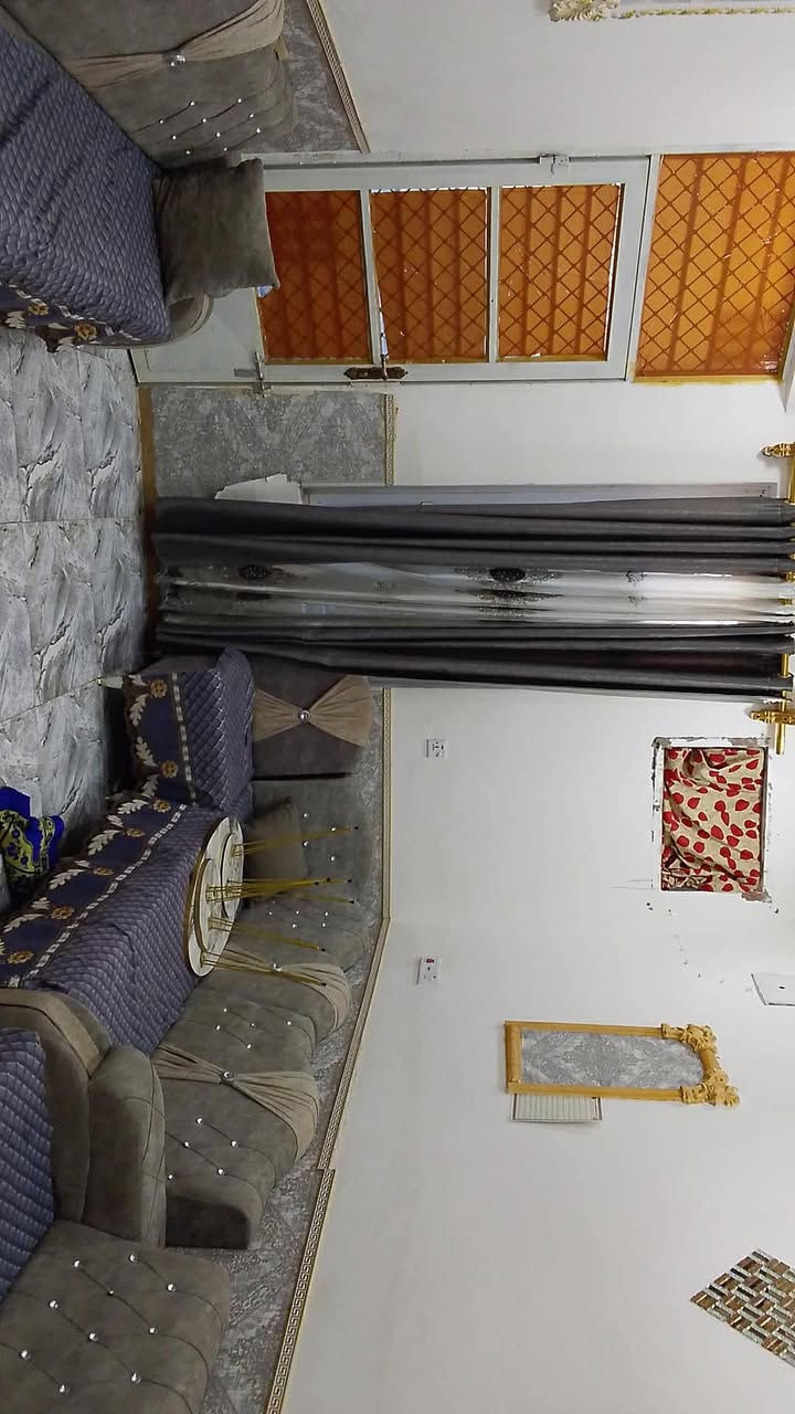 السلام عليكم مشتمل ١٠٠ متر  البيع حي الزهور قرب شارع الجمعيه بناء حديث طابوك مسلح قاط واحد شغل دراج اولى كافت خدمات موجوده *********** ***********
