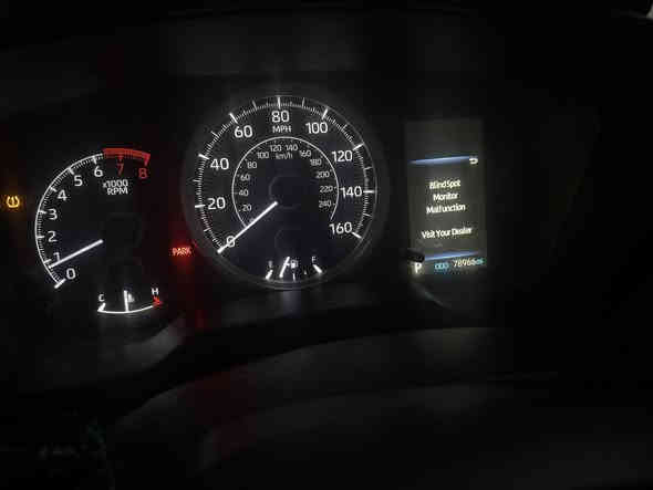 السلام عليكم
من رخصة الادمن

كورلا 2020 للبيع وارد أمريكي 

بصمه ،فتحه ،سايد بريك دكمه ، اوتو هولد ، رادار

محرك 1800 المرغوب فئه LE

رقم أربيل بأسمي تحويل ثاني يوم

السعر 149 ورقه  وبيه مجال حك الجيه 

عنواني بغداد 

للاستفسار *********** 

طربتها  من امريكا بابين جهة السايق 

والسياره خير من الله بالعافيه ع ياخذها
