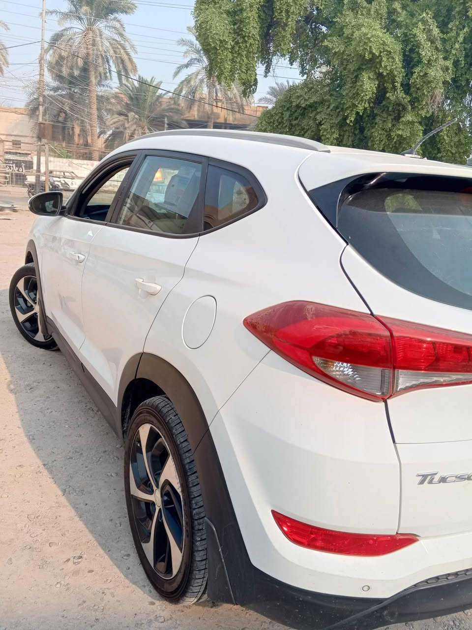 للبيع توسان خليجي سيارة مكفولة من الحادث والصبغ سيارةباسمي السنوية موديل 2017 مكان العمارة السعر 173اي استفسار اتصال ***********
