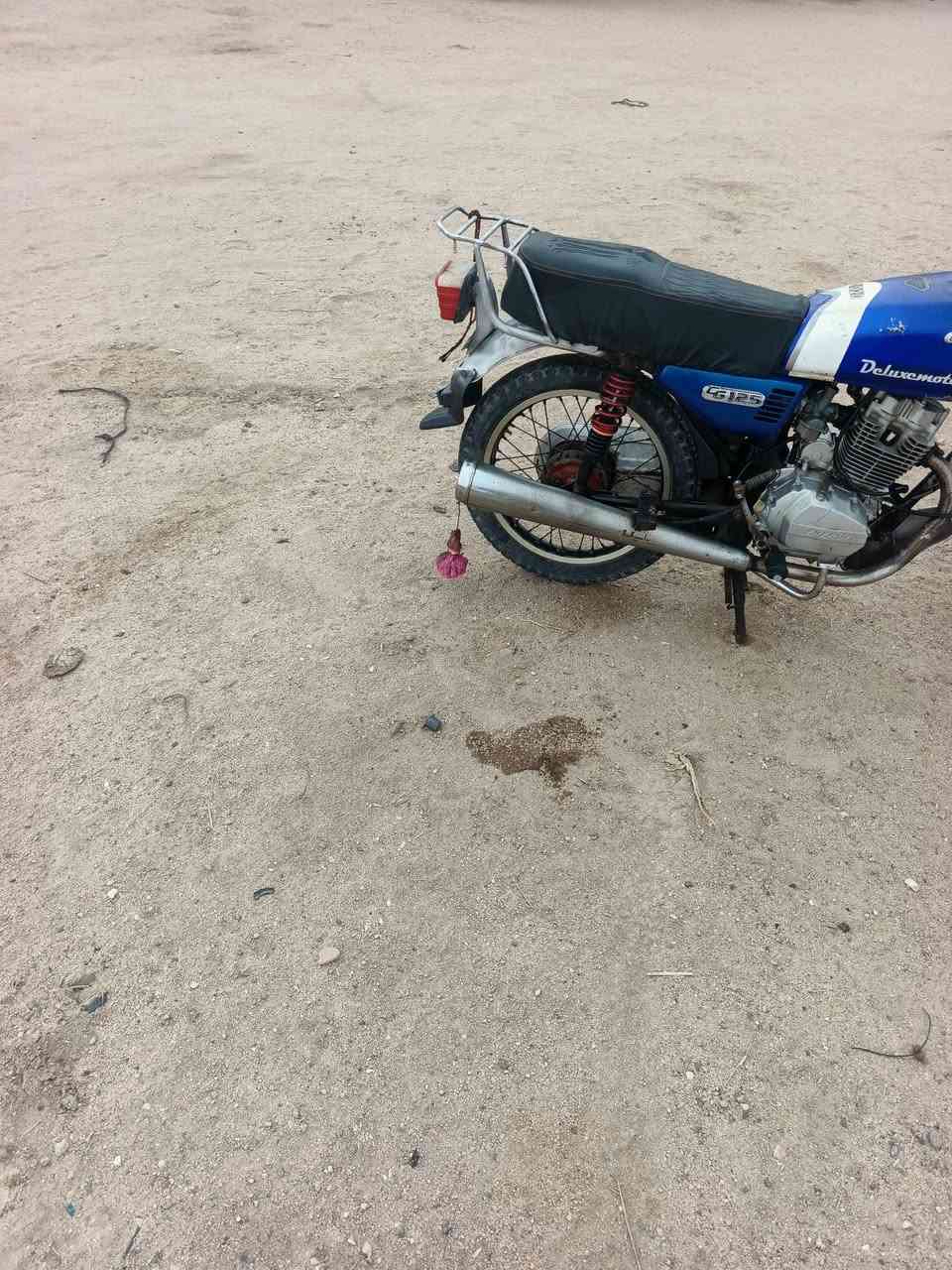 سلام عليكم  شباب دراجه يراني  البيع  خمسه كير نضيفه معنه الكلمه مكاني زبير بلمزارع راحه  سعر 350وبيه مجال اليرضيك ***********بي وتساب نتصال كلك وراق ضايعه
