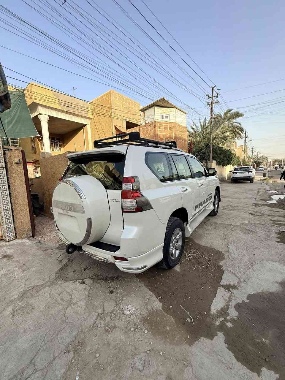 برادو موديل 2014 خليجي
مكفوله كفالة عامة السيارة جداً جداً نظيفة 

فول مواصفات ماشية 138 الف
 • تشغيل بصمة + بصمة أبواب
 • فتحة سقف بانوراما
 • نظام KDSS (مانع انقلاب + توازن بالمنعطفات )

 • كشنات جلد بيج كهربائية مع تبريد 
 • ثلاجة – كروز كونترول – مري شفط – لايت عدسة زنون
 • تحكم ستيرن – بلوتوث – مدخل AUX
 • نظام Aps – نظام Eco الاقتصادي
 • 3 قطع تبريد + أشاير بالمراي
 • سبير تعلي
 • ترحيب عند الاقتراب
 • مانع انزلاق – دفع رباعي – محرك V6

السياره باسمي رقم بغداد - تحويل ثاني يوم
.مكان السياره بغداد الرصافة حي اور

***********

السعر :

345$

وبالعافية ع الياخذها
