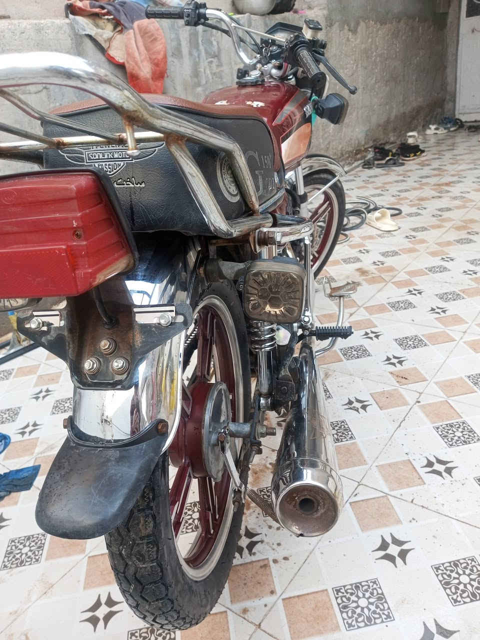 سيفان 21 للبيع اوراق اسعر 500 اوبيها مجال حك الجيه الدراجه فول تجي تشغل وتروح المكان حله باب الحسين مع الرقم***********
