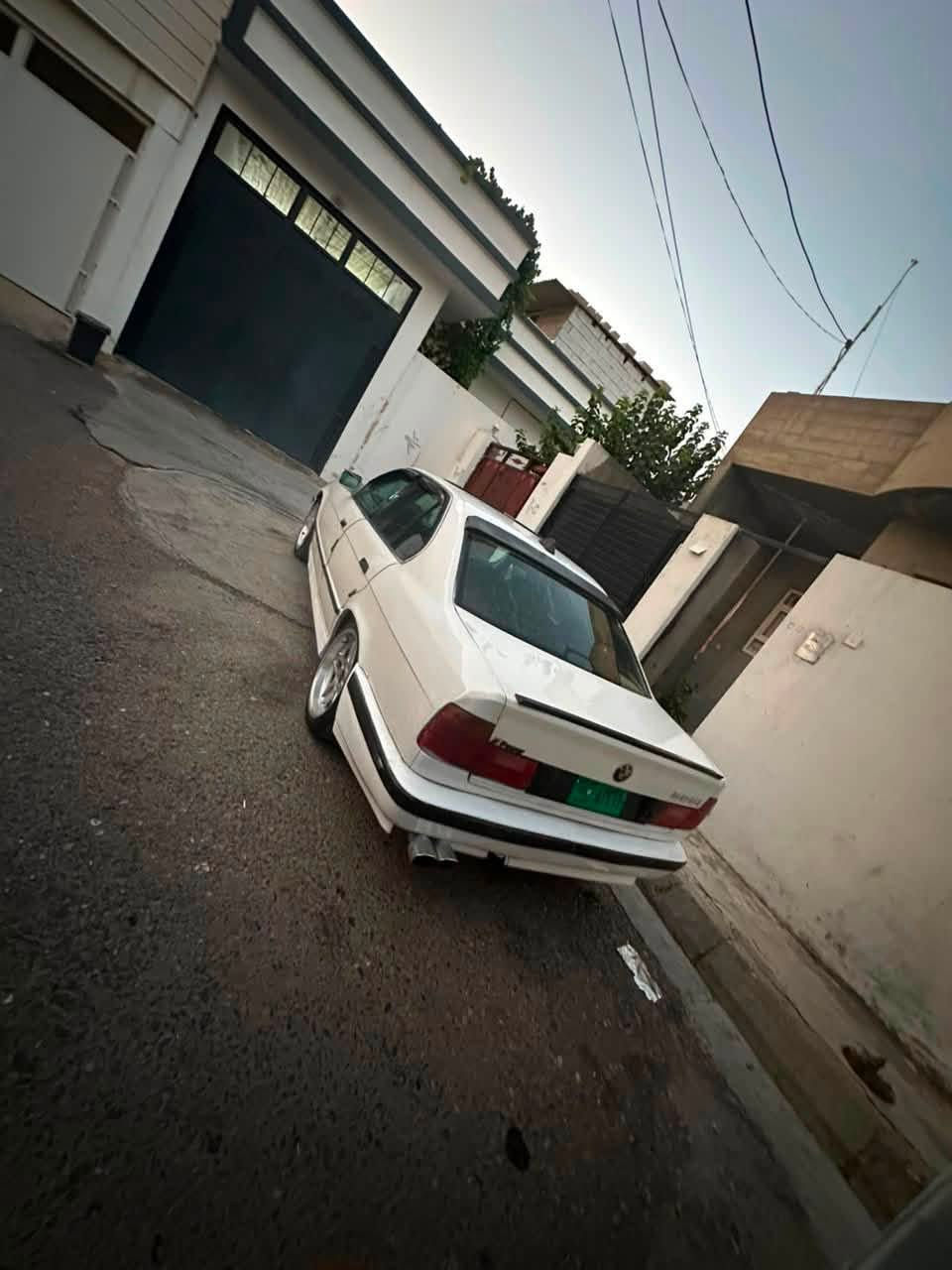 BMW 525  1991
ئاڕم پلاستیك هەولێر  بەشەرت
كامل جوانكاری  بۆكراوە گێڕو مەكینەی بەشەرت 
تازە سێرفزم بۆی كردوە ڕۆنی گێڕو  مەكینەی تازە گۆڕاوە 
كامل ئێمە تایەو ویلی Mقیاس 17 
دەحامی پشتو پێش M
لایت ئەلقە 
ئۆفەری قاچو دەست بەشەرت 
سەیارەكە موسە  سحری 35$

***********

