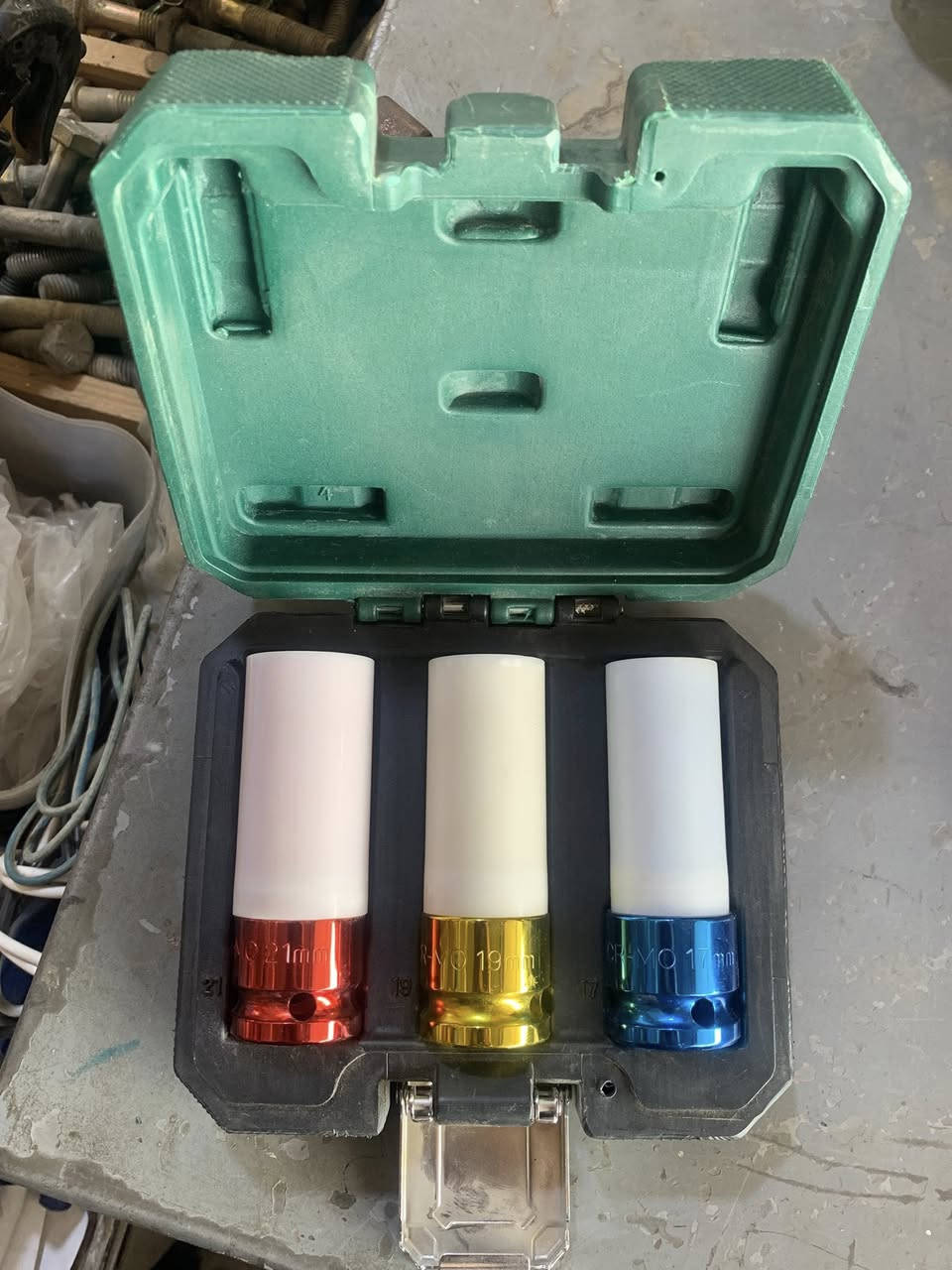 سيت لقم فتح ويل كب سياره 
الحجام الستندر 17'19'22 
ماركه باركسايد الالماني 
سعره السيت بـ25 الف 
يوجد خدمة توصيل.للحجز راسل الصفحه او اتصل ‭
‭0772 571 1687‬
