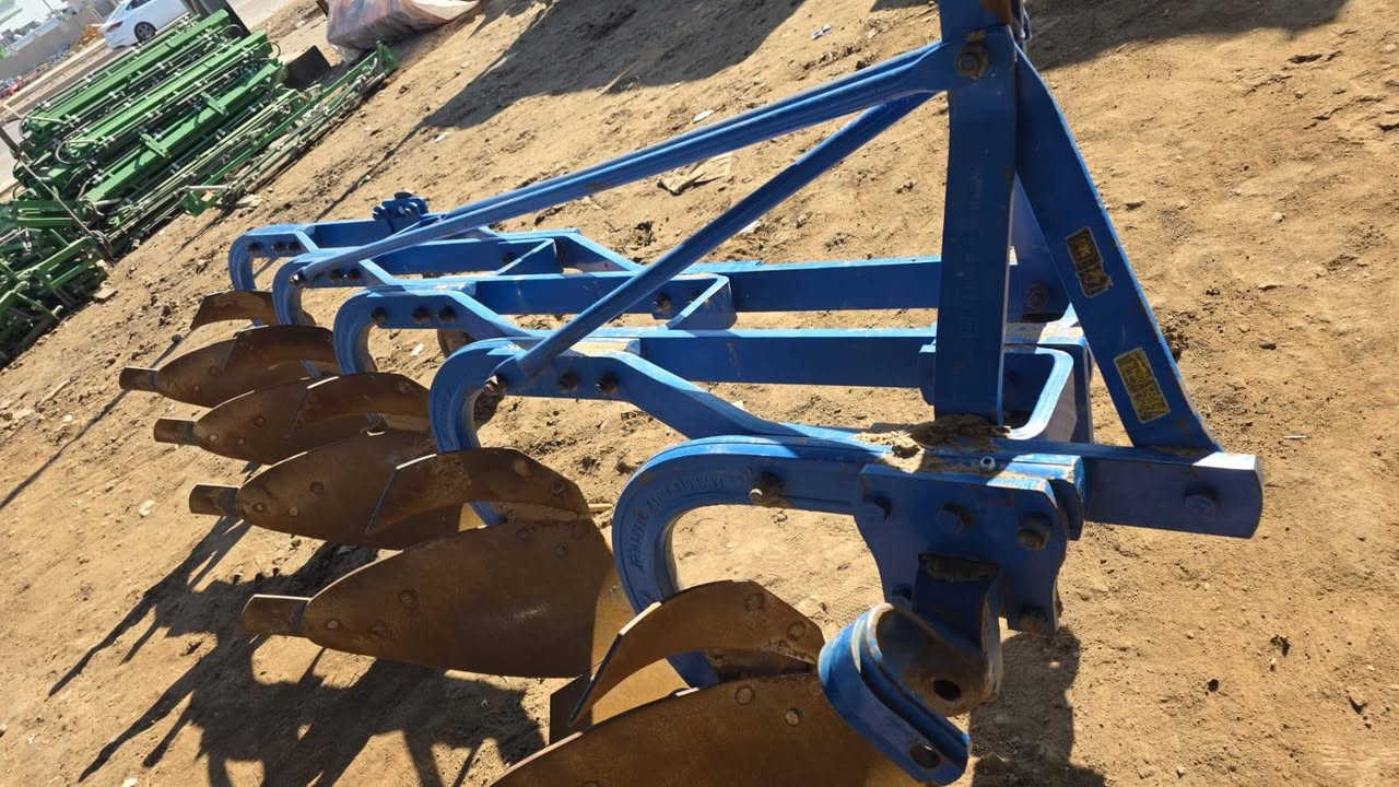 فدان البير خماسي حجم 10 موديل 2020 نضيف كلش استخدام قليل بيع فقط *********** كورك 
   ‏‪ 0751 346 7935‬‏
