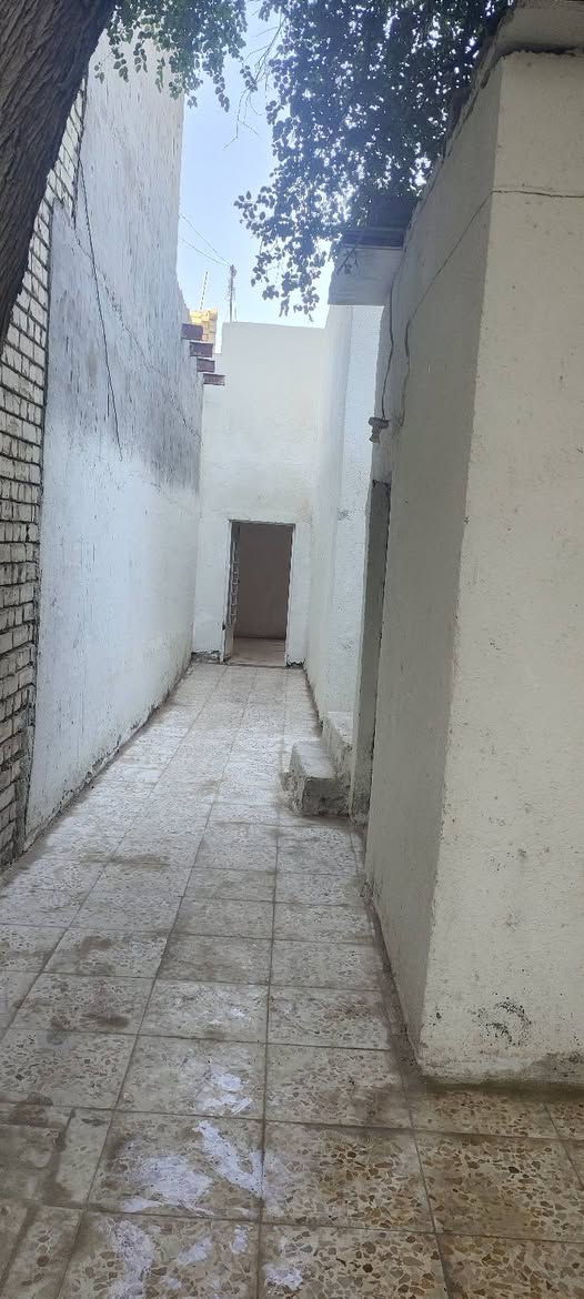 بيت للبيع حي المنتظر شارع المدارس مساحه ١٠٠م خدمات كامله السعر ٣٥ للاستفسار ***********

