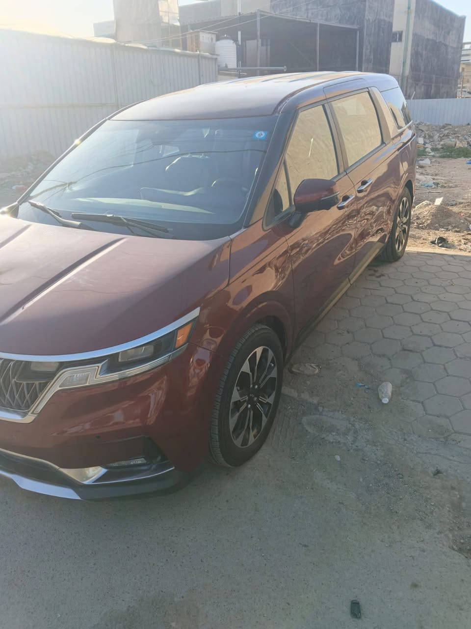 السلام عليكم 
كيا كرنفال موديل 24 
السعر 190وبيها مجال صبغ عام 
السياره ليبل واحد ما مبدل بيها أي قطعه
صور حادث بل منشور
بغداد المحموديه 
***********
