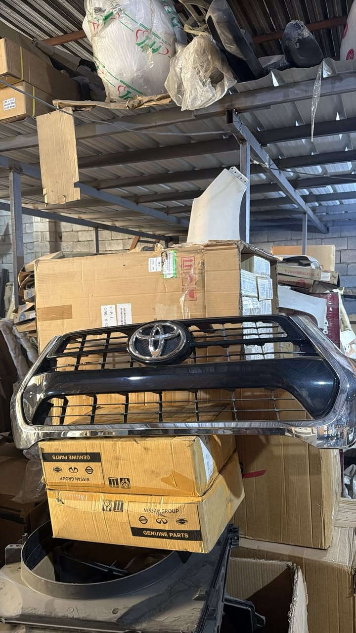 مخزن الباديه لتجاره قطع غيار الهايلوكس التفصيخ والاصلي وكاله وتايلاندي متوفر جميع قطع غيار الهايلوكس من البدي إلى المكينه لطلب والاستفسار *********** عنوانا البصره صناعيه حمدان يوجد خدمه توصيل إلى جميع محافظات العراق تنورنا وشرفونا أخوانا الأعزاء
