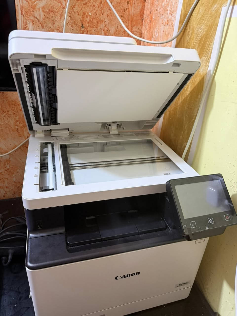 طابعه MF752كدو للبيع.  مستخدمه10ايام فقط جديده سعر مكاني بغداد سعر 550.  ***********
