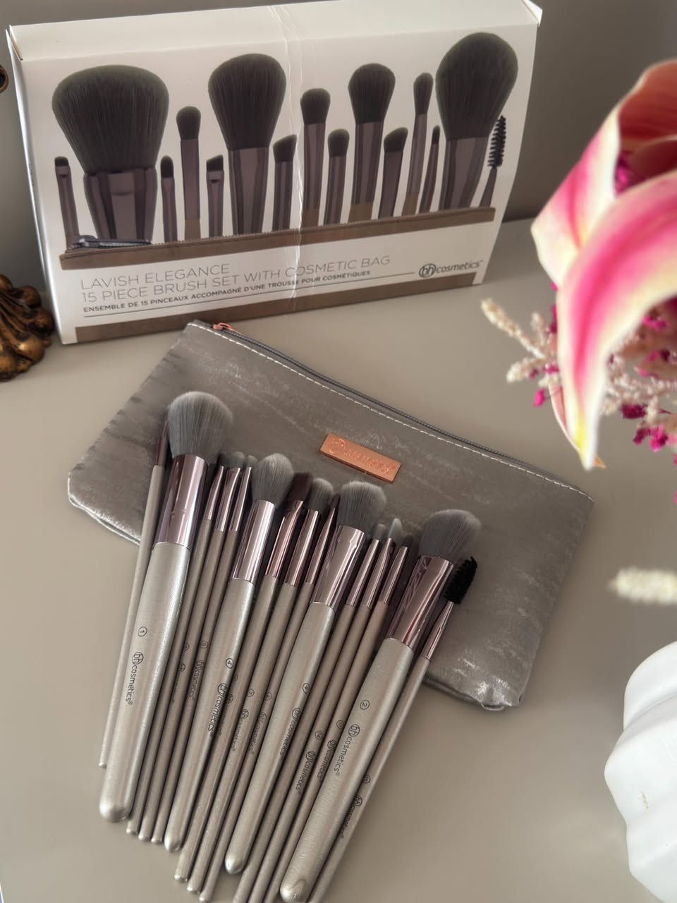فرش BH Cosmetics الأصلية 💯

مستحيل تشتروها وما تحبوها! 😍
مجموعة متكاملة تحتوي على 15 فرشة ميكب، يعني كل الأنواع اللي تحتاجينها موجودة لكل استخدامات الوجه والعيون 💄🤍

✔️ جودة عالية
✔️ شعيرات ناعمة
✔️ استخدام احترافي
✔️ سعر جداً مناسب

للحجز دايركت 
السعر 15,000
الكمية محدودة، جبت قطع قليلة ✨

🚚 التوصيل متوفر:
📍 بسماية
📍 بغداد
📍 جميع المحافظات


**إذا كنت صاحب هذا الإعلان وتريد حذفه لأي سبب، رجاءا أرسل رسالة إلى الدعم الفني**