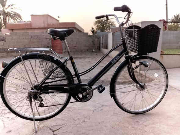 السلام عليكم بايسكل للبيع بالاه 
الحجم 26 ✅
بركات وره وجدام ✅
دينمو شغال هوه والضوء مالو ✅
تبديل شغال 6 نمرات ✅
كامل مانكصر شي ✅
السعر 110بي مجال ✅
للاستفسار الاتصال على الرقم ***********
