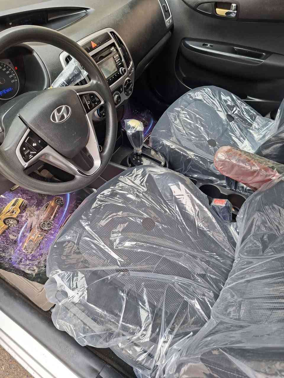 السلام عليكم هيونداي  2013 i20  للبيع رصاصي رقم واسط مكانها بغداد وراعيها بغداد السياره مكفوله مكينه وكير  وتبريد  وتدفئه كله شغال بيها بيها مكانات صبغ وبعض الحالوب سعر 75 وبيها مجال
 للاستفسار ***********
