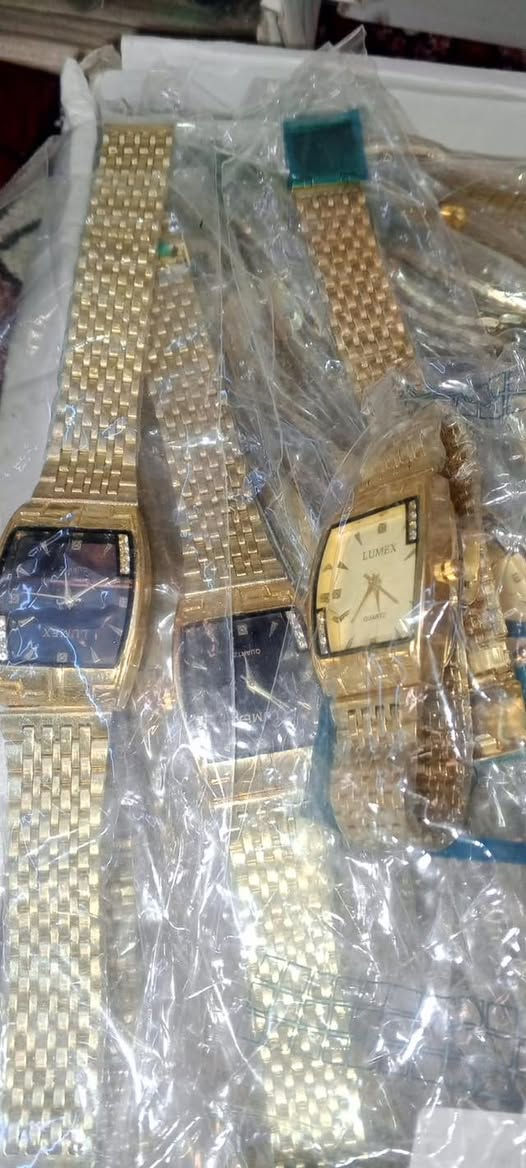 باقي كارتون 25 درزن بسعر 18 الف للدرزن للتواصل ***********
