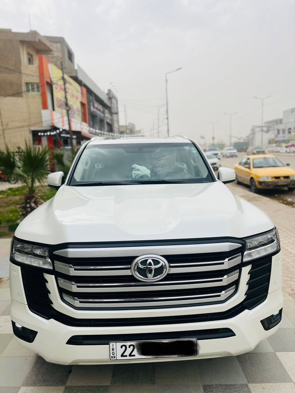 السلام عليكم للبيع لاندكروز موديل2022تكمه وسنويه ساز  باب الأول رقم  أربيل بسمي تحويل ثاني يوم مكفول كفالة عامه من صبغ وتبديل وفتح وشخوط 
فول موصفات 1/1
بصمه تشغيل 
بصمه أبواب لمس 
تشغيل عن بعد 
فتحه سلايت
كشنات ثنين كهرباء 
كشنات جلد 
كشنات تدفئه تبريد 
8ايرباك 
زراكات 
مري شفط 
شاشات خلفيه 
مطفايه حريق 
جنطه شفط 
سبعه راكب 
ثلاث قطع تبريد 
محرك 4000 تنفس طبيعي 
حساس امامي 
حساس خلفي
 بصمات ثنين 
سبير منازل 
وباقي موصفات ساز معروفه 
ماشيه 40الف حقيقي 
سعر (640)
الاستفسار اتصل على الرقم ***********
مكان بابل حله
