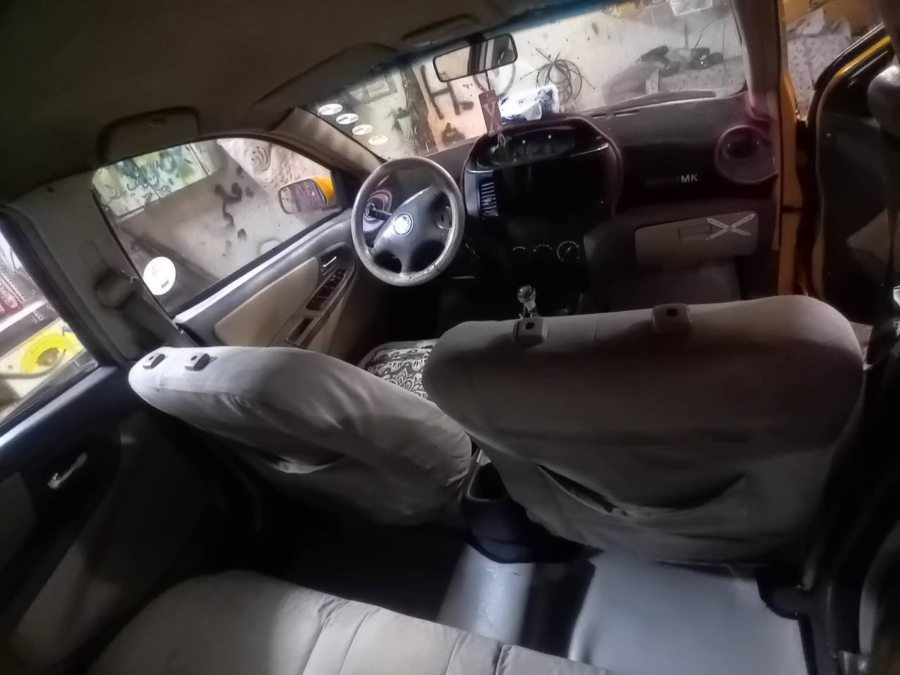 سلام عليكم حبايب جيلي ام كي  موديل ٢٠١١ مكينه وكير عادي خير من الله ترايك وين ميعجبك سنويه ٢٩ هيهه ١٣٠  وغرامات عليه ١٠٠ مداور  مباشر رقم بغداد بيه تلكيطات يرادله حداديه زينه كهربأيات كله شغاله جام كهربائي مكان حله سياحي ***********تحياتي للجميع سعر ٢٨ وبيه مجال  مال جناي السياره كبل لشارع
