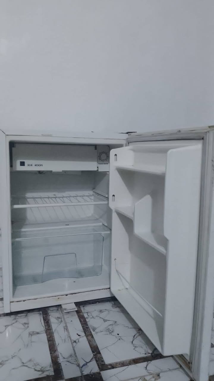 سلام عليكم
ثلاجه اخت الجديده للبيع 
سعر ٧٥ قفل


**إذا كنت صاحب هذا الإعلان وتريد حذفه لأي سبب، رجاءا أرسل رسالة إلى الدعم الفني**