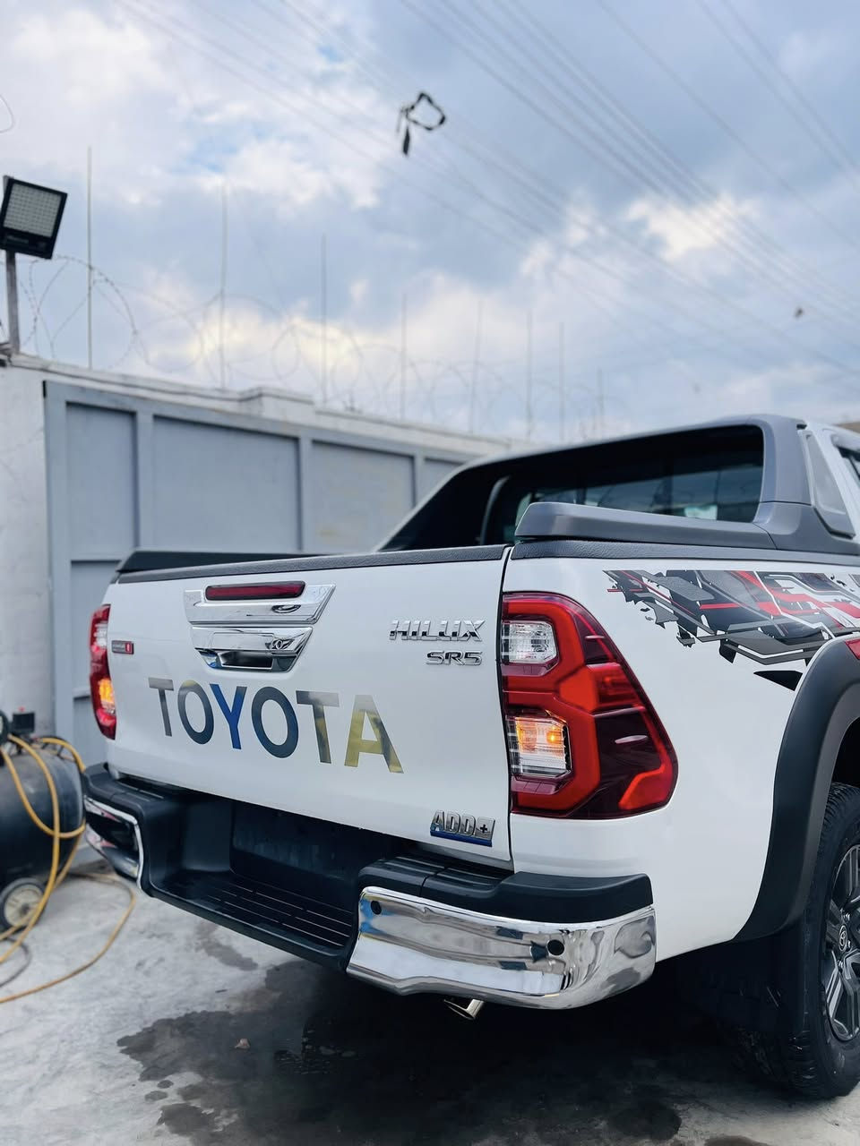 السلام عليكم بيكم فور ويل 2024 تي ارتي ماشيه 36 رقم أربيل تحويل او وكاله مكفوله عام عده بارد كد شبر باب سايق  دوشمه عام مكان بغداد حي نصر سعر 370 وبيها مجال ***********
