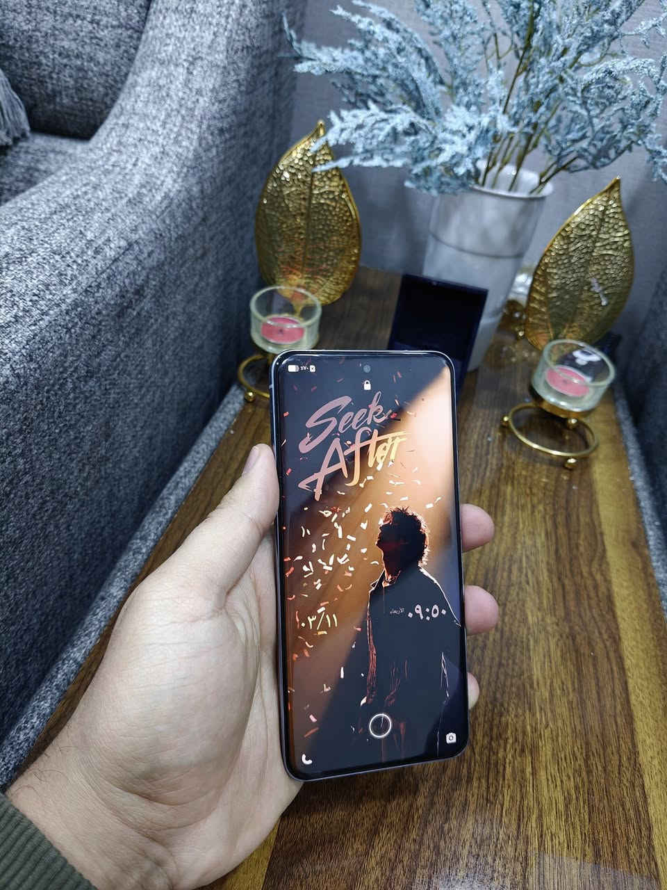 سلام عليكم
للبيع فيفو X200
اللون المميز 
الشاشة:6.67  - 120 هرتز - AMOLED

الذاكرة:512/12

الكاميرا من زايس 50 + 50 + 50 

المعالج:Mediatek Dimensity 9400 

البطارية 5800 سيلكون كاربون  - 90 واط
بطارية 99% 
نظافة 100% 
بدون ملحقات 
السعر 625 وبي مجال 
مكاني نجف توصيل متوفر
***********
