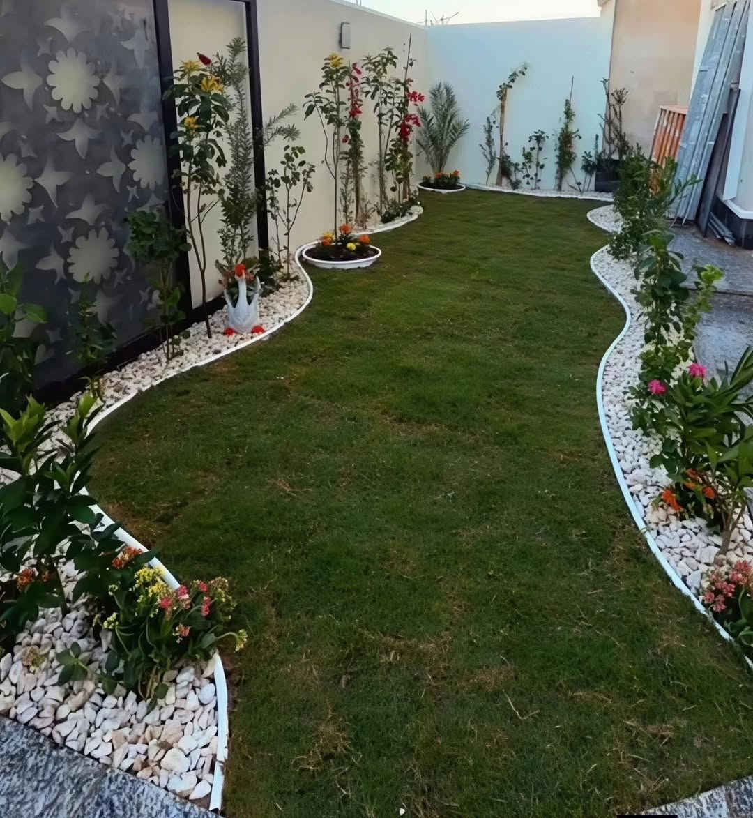 من ظمن اعمال مشتلنه تصمين وتنظيف الحدائق كادر لقص وعمل الحدائق عنوانه منطقه 55 مجاور جامع الهجر للتواصل والاستفسار خاص او وتساب ***********
