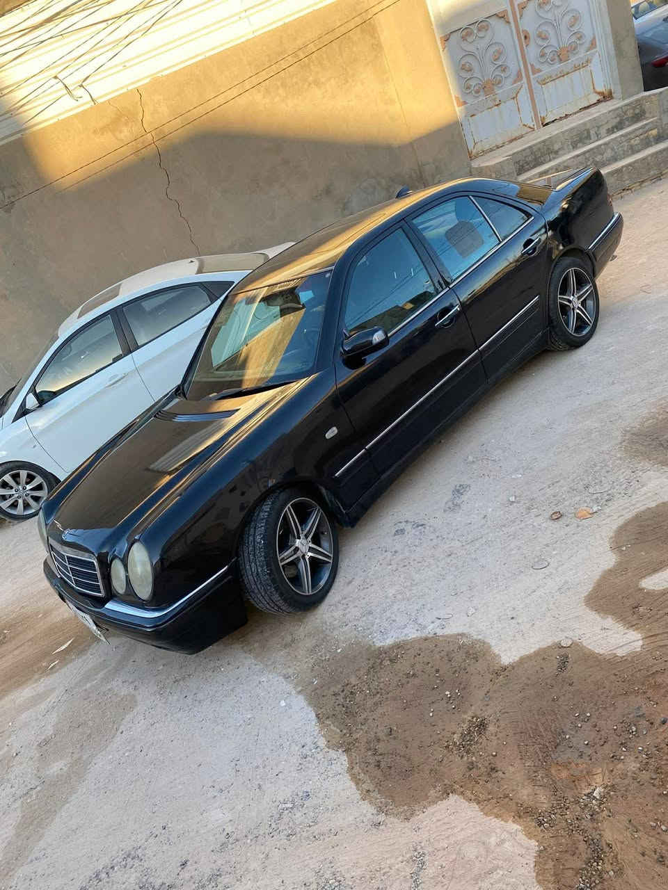ام عيون موديل 98
محرك 6V 
كير D4
فتحه 
مري شفط 
اشاير بالمري
تبريد شغال قطعتين+ثلاجه
كشنات جلد 
تحكم كشنات كهربائي
حساسات 
ويل نجمه
صبغ عام جماليه
تايرات جدد 
باتري جديد 
رقم اربيل 
سنويه ساقطه 
السياره بالنجف 
للبيع او المراوس


**إذا كنت صاحب هذا الإعلان وتريد حذفه لأي سبب، رجاءا أرسل رسالة إلى الدعم الفني**