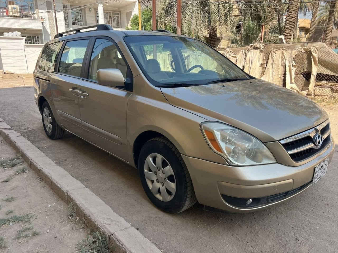 سلام عليكم هونداي انتروج سيدونا موديل ٢٠٠٧ سياره كير محرك جديد قبل سبوع شاده حاويه تخم تاير خير من الله بيهه صبغ صفحه ليمنه اثر شخوط وطخطخات بصيطه مكفوله تكم لغود شواصي السعر 127 للاستفسار ***********
