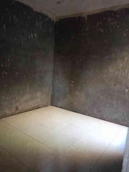 يا الله سلام عليكم بيت زراعي للبيع مساحة 140متر غرفتين وديوانية وصحيات ومطبخ وصالة ومنور وحمام داخلي بناء جديد درجة اولى طابوك صب كونكريت تستلم مفتاح ب67 ناحية سديناوية قرب الدلة ***********
