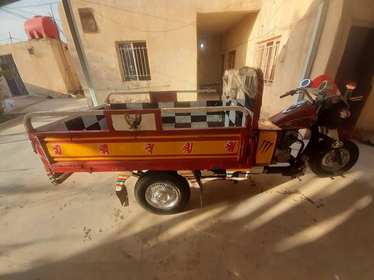 سلام عليكم ستوتة ديوان مقفولة مديل ١٧ أوراق صولي سعر١٣٠٠ لمكان حسينية لحراق رقم لهاتف بي واتساب ***********
