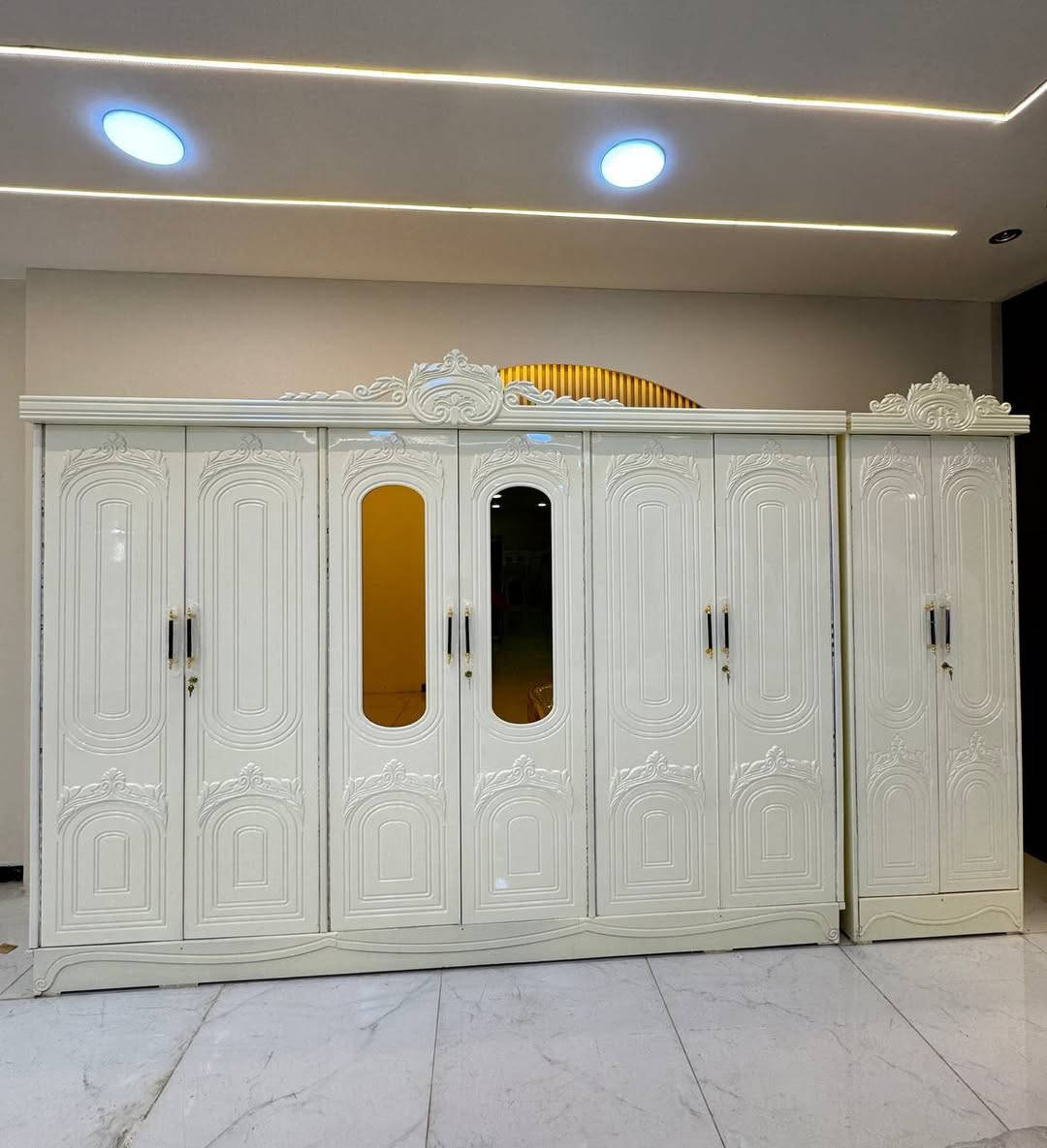 متوفر الان موديل جديد ..
السعر ملیون دينار فقط  
‌🎁🎁🎁🎁🎁
سعر الشازلون الخزان 75 الف 
🎁🎁🎁🎁🎁🎁🎁🎁
سعر الشازلون المقعد 50 الف 
الطابوریه  25الف
🎉🎉🎉🎉🎉🎉🎉
غرفه نوم داخل معاكس خشب 3 ملم
خارج تحفير sns انديف 5 ملم
🌴🎉🌴🎉🌴🎉
الصبغ حراري درجة اولى
6باب  متكونه 
زاويه تصميم كنتوري بارتفاع الكنتور
السرير بلاويد اسود 6ارجل
قياس الكنتور ارتفاع 2.40 وعرض 3.20
يوجد توصيل الى جميع المحافضات وباسعار مناسبه
للحجز مراسلتی


**إذا كنت صاحب هذا الإعلان وتريد حذفه لأي سبب، رجاءا أرسل رسالة إلى الدعم الفني**