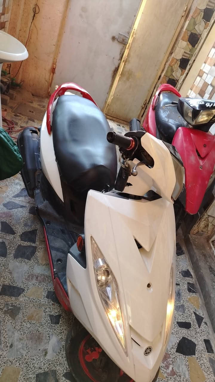 السلام عليكم جي تي آر   للبيع دراجه جديده حلوه برغي مامفتوح بيهه كلهه شغاله السعر 850 وبيهه مجال مكاني مدينه الصدر ***********
