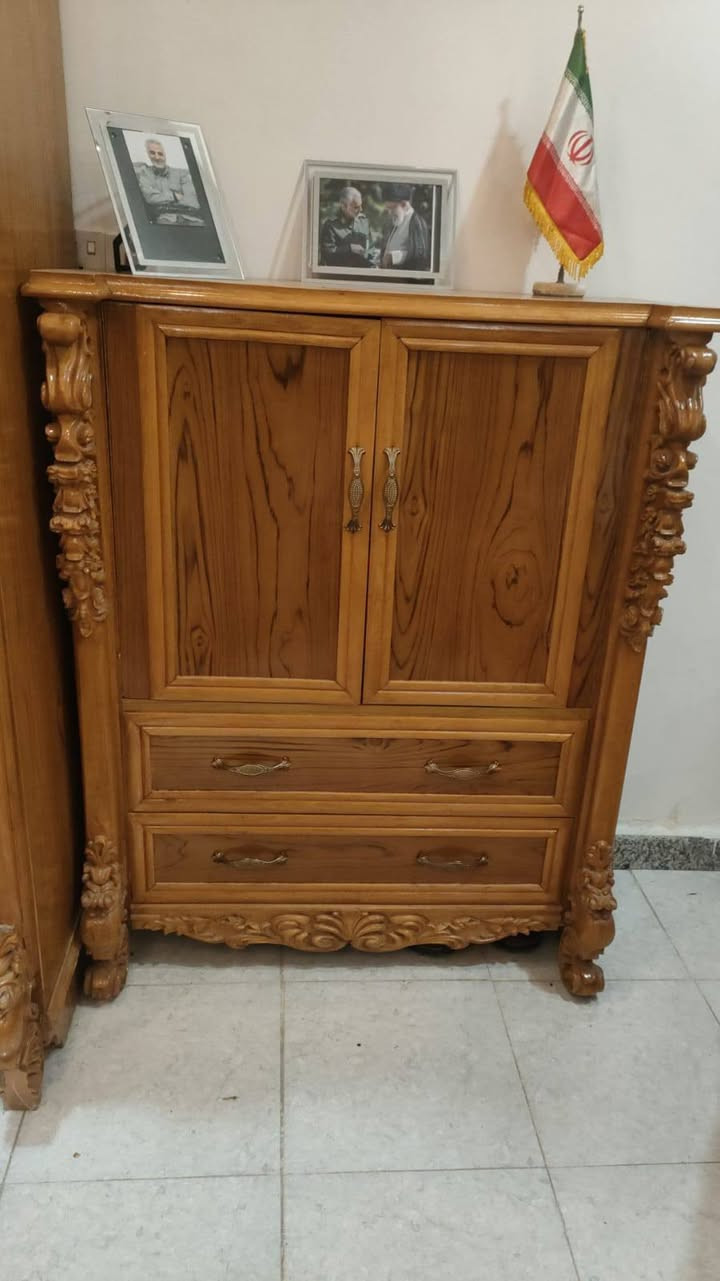 السلام عليكم 
غرفه تفصال جديده خشب عراقي ثقيل 
السعر مليونين ونص
العنوان بغداد الحبيبه


**إذا كنت صاحب هذا الإعلان وتريد حذفه لأي سبب، رجاءا أرسل رسالة إلى الدعم الفني**