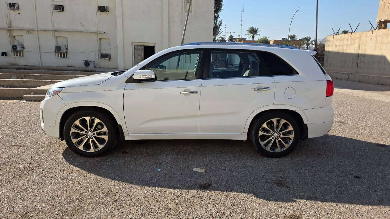 كيا سورنتو فول مواصفات موديل 2015 مكينة 6سلندر السونار موجود عند التواصل بصاحب السيارة الشرعي
رقم بغداد كما موظح 
مكان السيارة كربلاء الحسينية 
السعر 170
رقم الهاتف ***********
