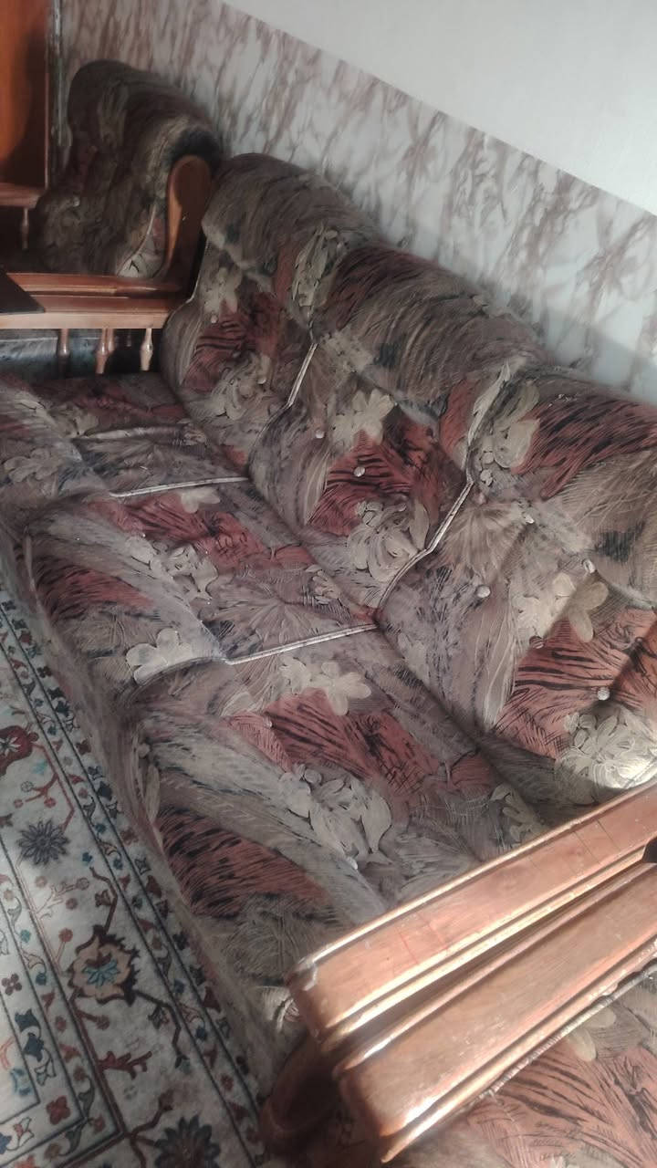 سلام عليكم ، قنفات للبيع باقيات على گلبي... ياهو الي يجي انطيه مباشر بس لا تكسر ورخيصه حيييل وما بيهم ايي مشاكل مثل ما موجود بصور وتريد تجي تفحص هم هلا بيك اهم شي ما تنطي بيها جوه ٥٠ الف


**إذا كنت صاحب هذا الإعلان وتريد حذفه لأي سبب، رجاءا أرسل رسالة إلى الدعم الفني**