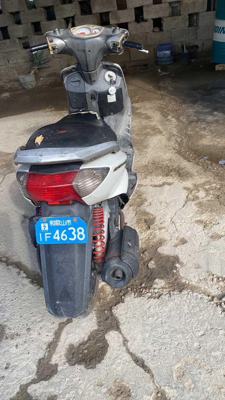 السلام عليكم دراجه سكنس نثيه ياباني اصلي نوزل الدراجه خير من الله نكره بكل وكت مكينه خرسه صوتها ماينسمع بلاديه بعد انضف من الصور بهواي مكينه نشطه شلعه ومعل كلها شغاله كلوبات اشاير عالي ناصي للبيع مكاني شهداء البياع تفاصيل اكثل اتصل ودلل *********** حسين
