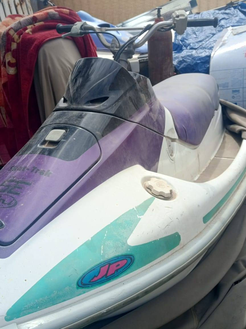 السلام عليكم جت سكي 750 كاوسكي
نظيف جدا رفاس متحرك مع العربانه سعر عشرين ورقه وبي مجال ***********
